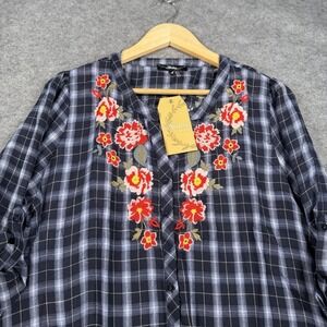 Andree by UNIT Floral Embroidered Plaid Button Up Top Navy White M12567 L New